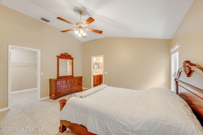 Building Photo - 1634 Sun Gazer Dr