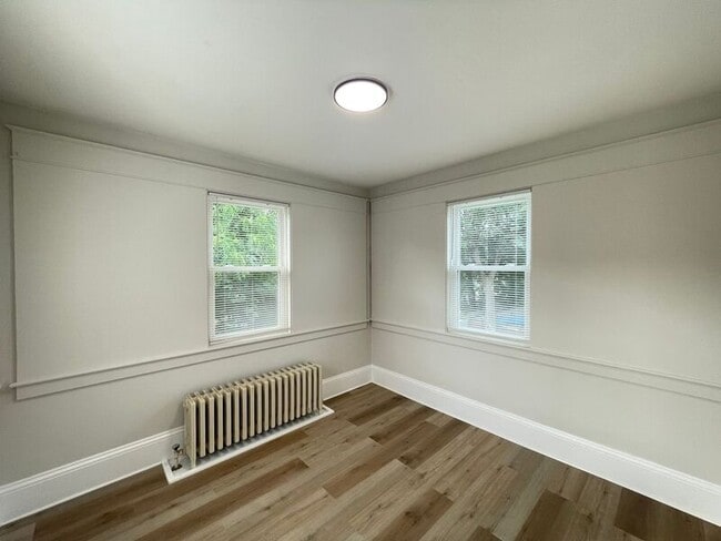 Building Photo - 55 Henriette St