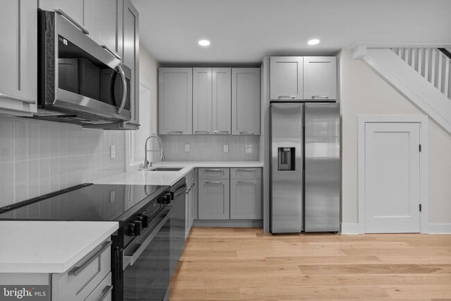 Building Photo - 334 Maple Ave