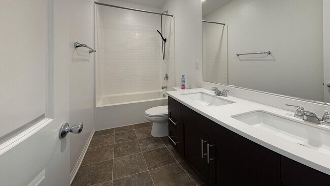 Building Photo - 1685 Camellia Ln