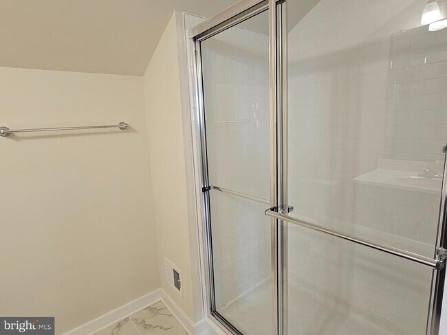 Building Photo - 8650 Satinwood Dr