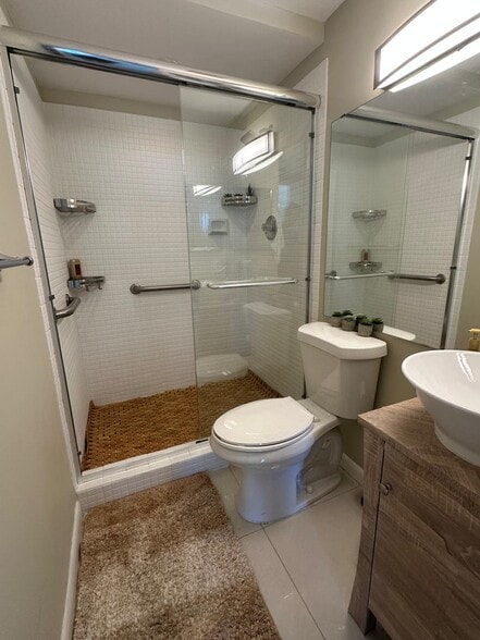 Building Photo - 20505 E Country Club Dr