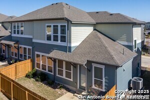 Building Photo - 1020 Vista View Dr