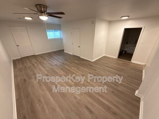 Building Photo - 4723 Harbin St