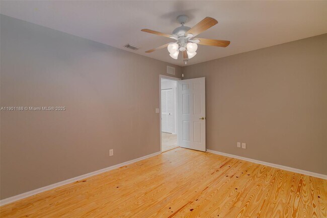 Building Photo - 9065 Silver Glen Way