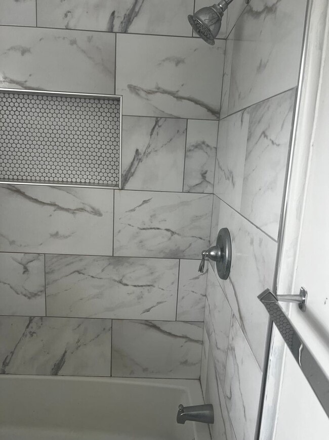 Building Photo - Delaney Park Apartment