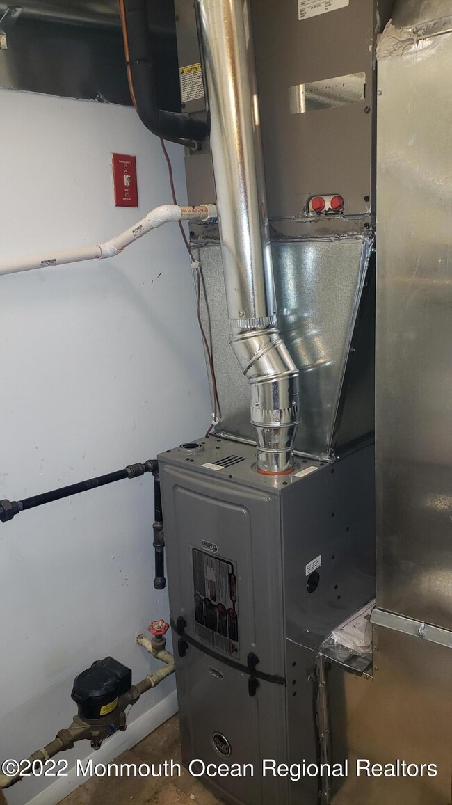 Building Photo - 506 Daffodil Dr