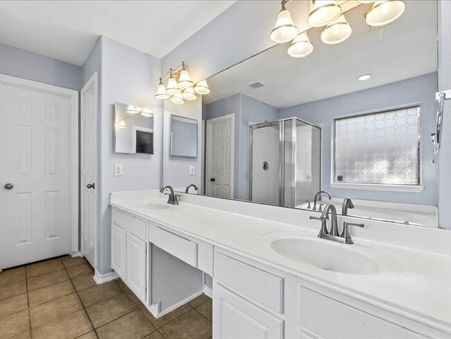 Building Photo - 6422 Senda Ct