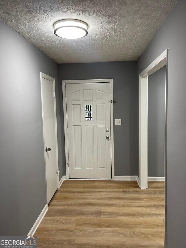 Building Photo - 235 Deerfield Dr