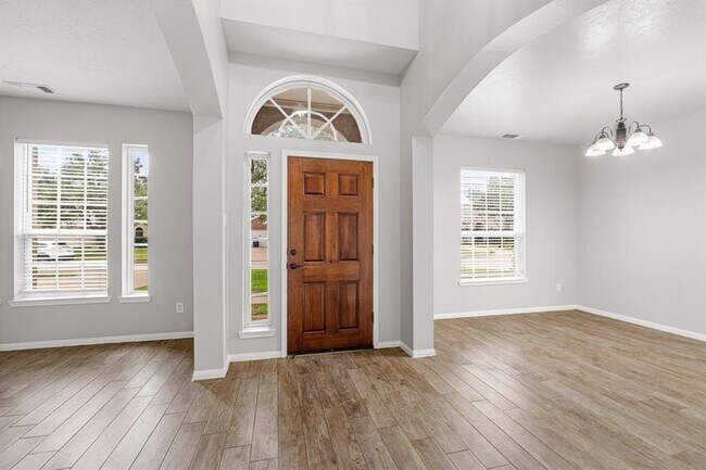 Building Photo - 6209 Fawnlake Dr