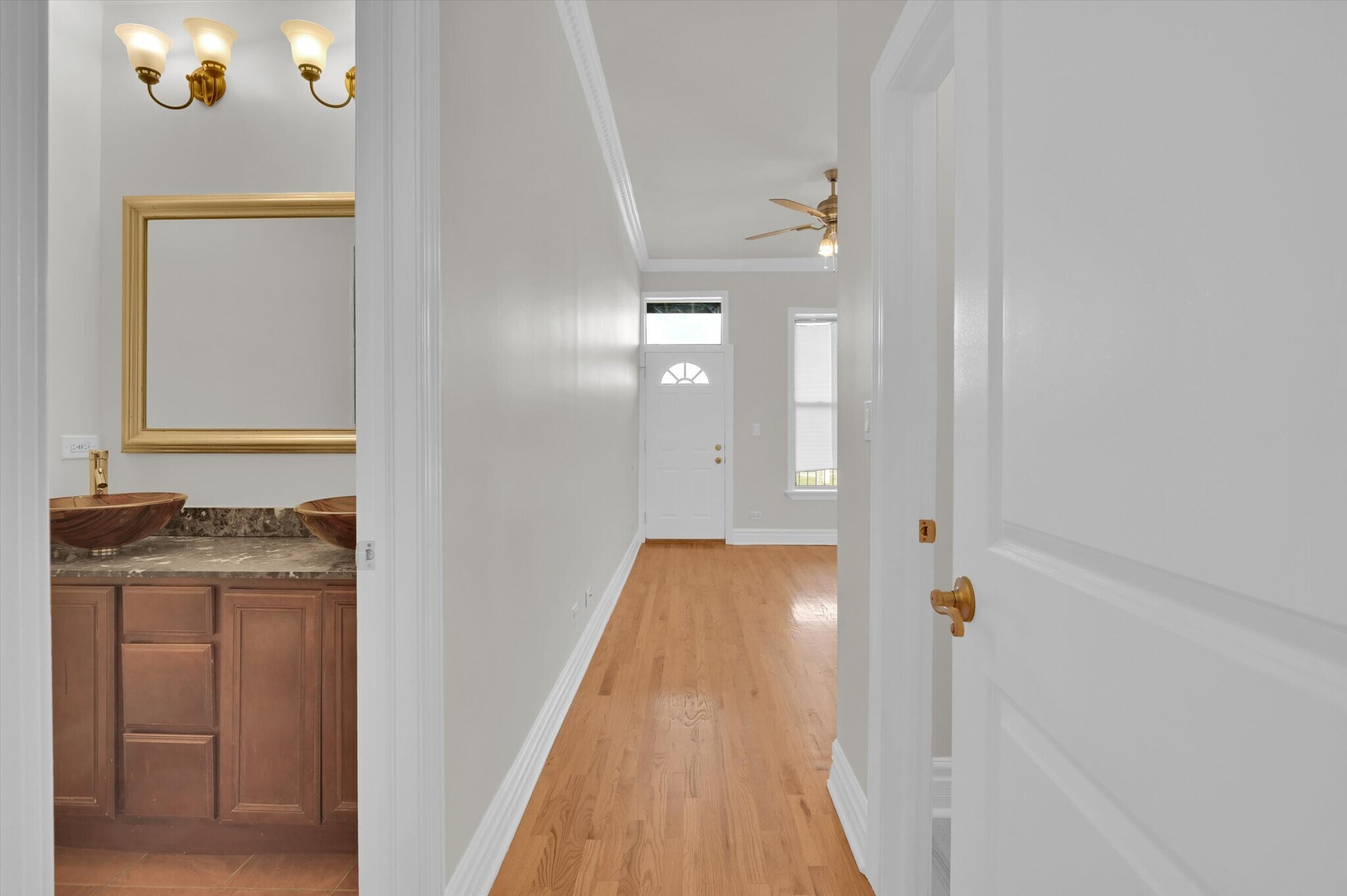 Building Photo - 4856 S Prairie Ave