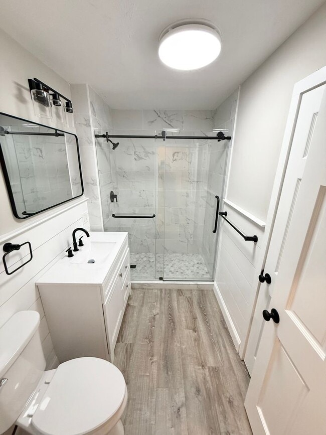 Building Photo - 18 Salina Rd