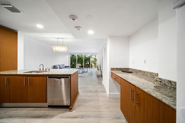 Building Photo - 10275 Collins Ave