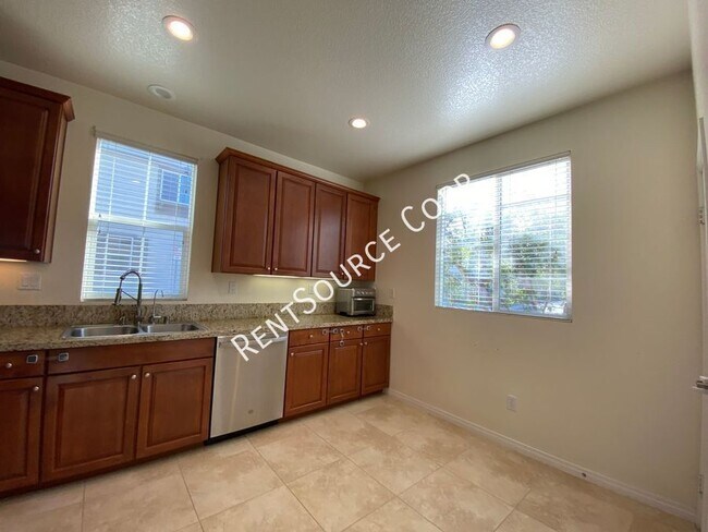 Building Photo - 28408 Camino Del Arte Dr
