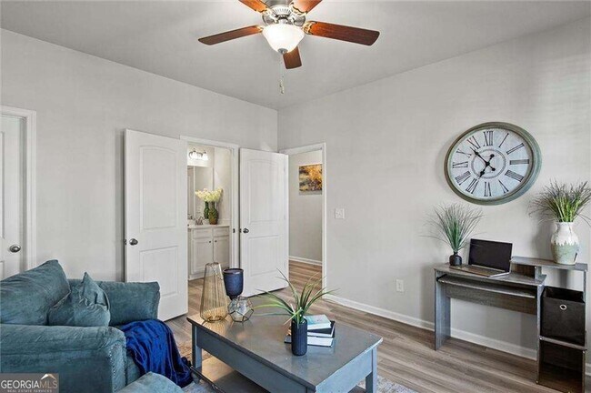 Building Photo - 213 Chiswick Lp