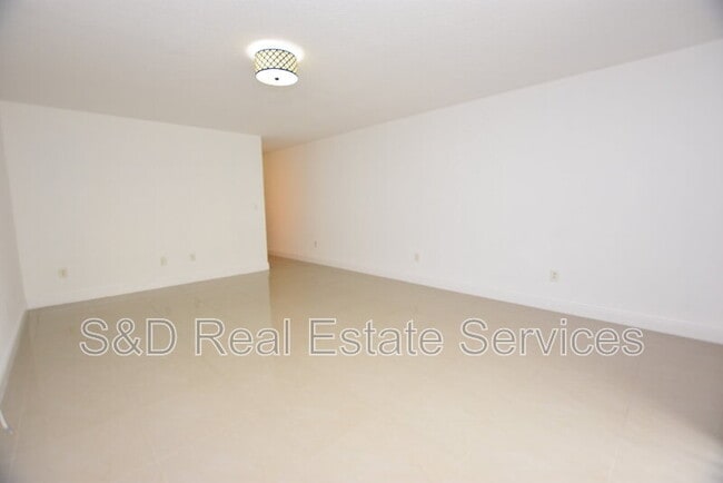 Building Photo - 5410 River Rock Rd