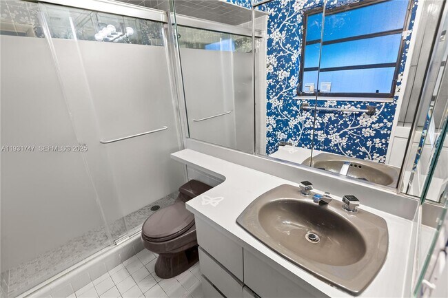 Building Photo - 736 Alhambra Cir