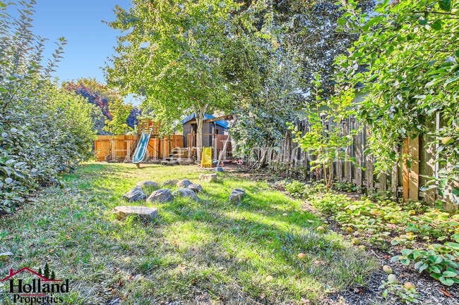 Building Photo - Charming Hillsboro Retreat: Cozy Single-Level Home with Greenhouse & Kids' Clubhouse!