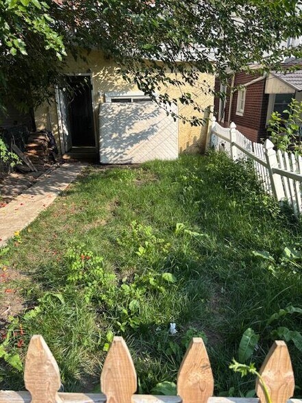 Building Photo - 513 Kohn St