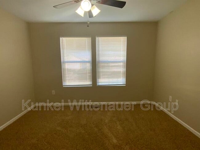 Building Photo - 108 Meadowcrest Dr