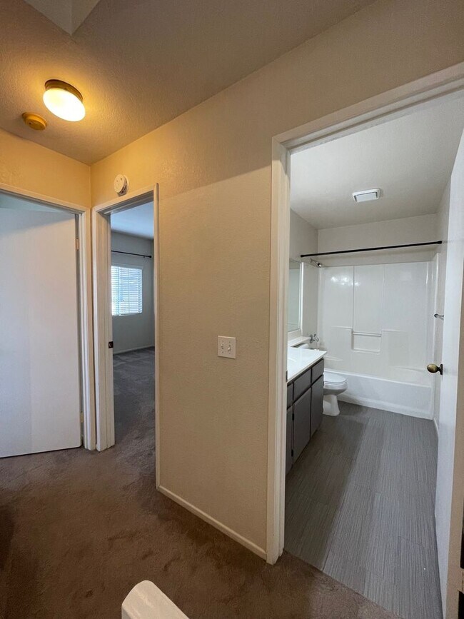 Building Photo - 5341 Columbus Pl