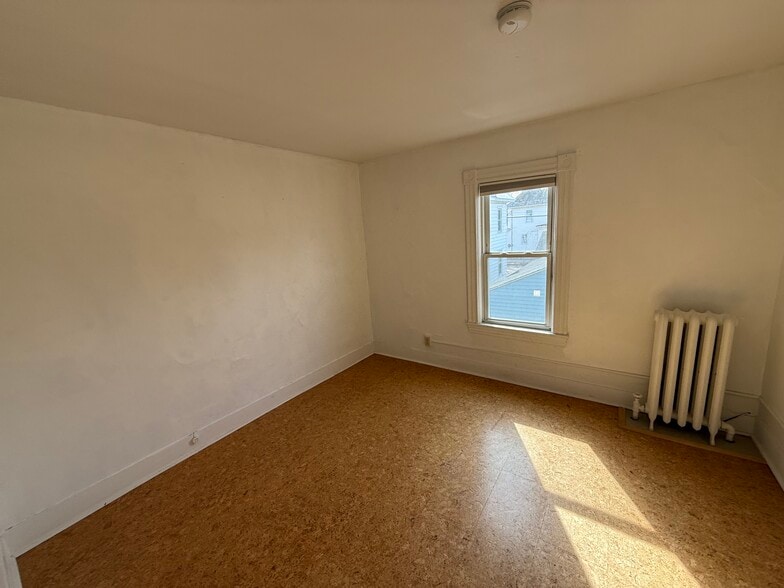 Bedroom 1 - 10-2 Russell St