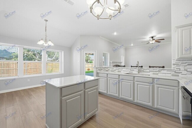 Building Photo - 309 Canterbury Dr