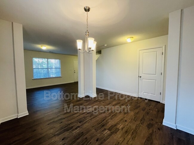 Building Photo - 5316 Park Brook Dr