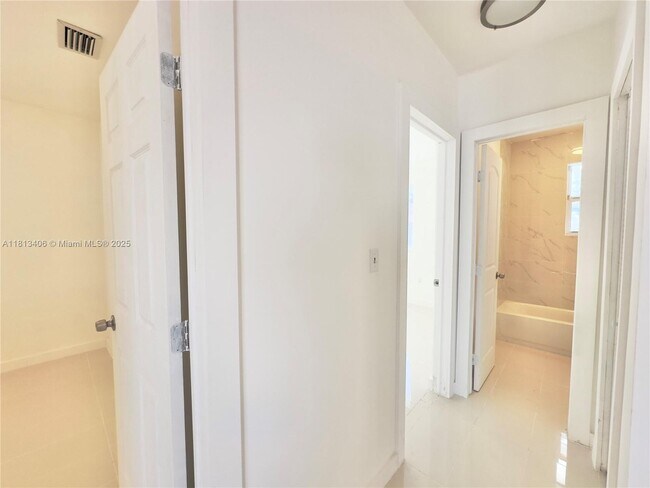 Building Photo - 1841 NW 55th St
