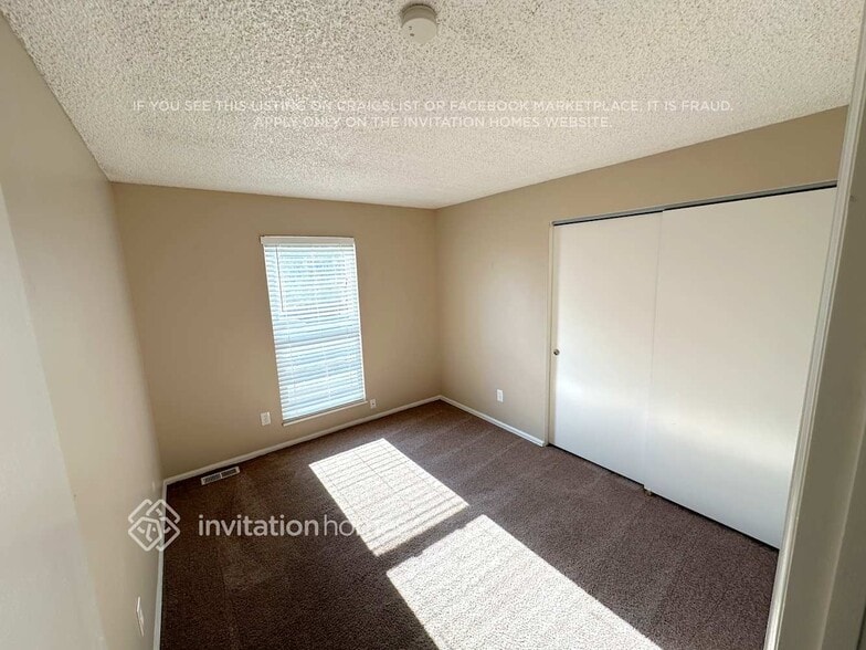 Building Photo - 9954 Columbine St