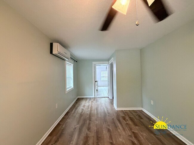 Building Photo - Stunning 3BR Home in PRIME Fort Walton Beach neighborhood!