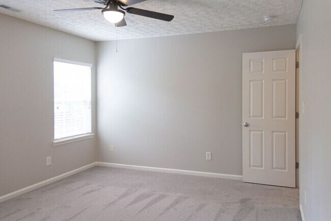 Building Photo - Beautiful Durham Townhome For Rent