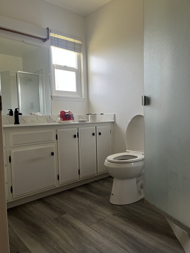 Building Photo - 1094 Tara Ct