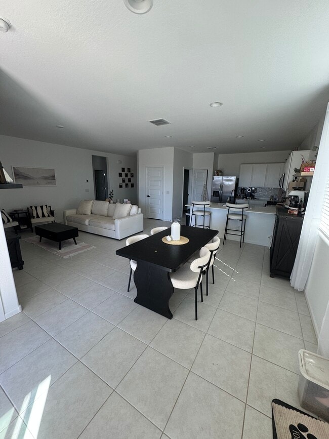 Building Photo - 38134 N Longbow Dr