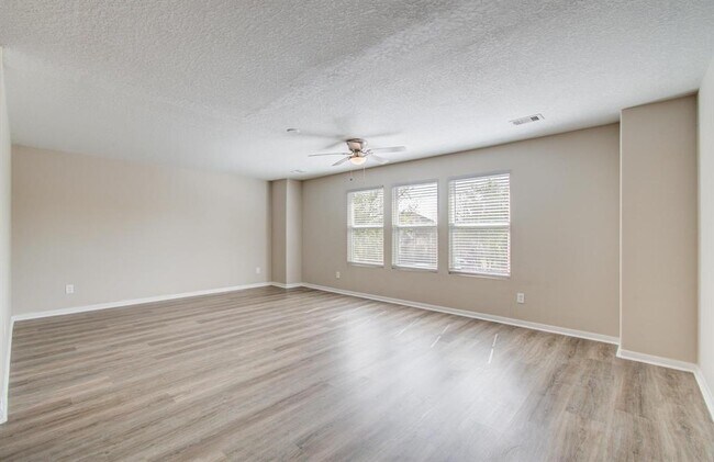Building Photo - 1211 Reedpoint Dr