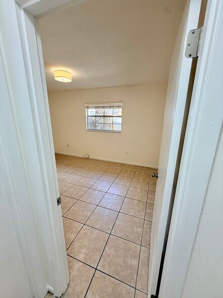 bedroom 1 - 912 La Salle Ave