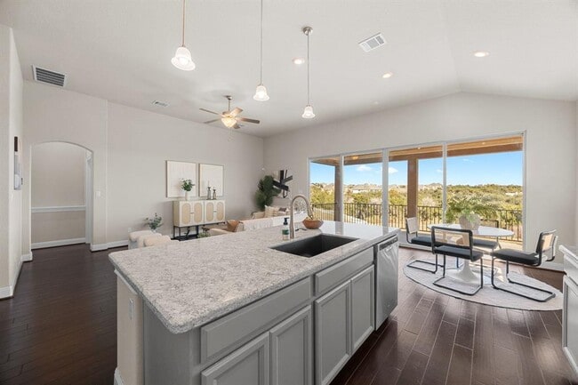 Building Photo - 5501 La Canada Wy