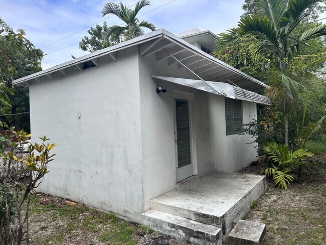 Building Photo - 415/65 SW 11th St.