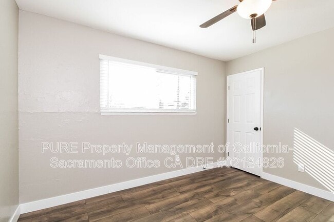 Building Photo - 130 Elm St