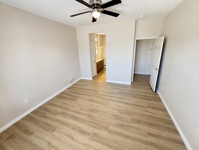 Building Photo - 2842 Freedom Hills Dr