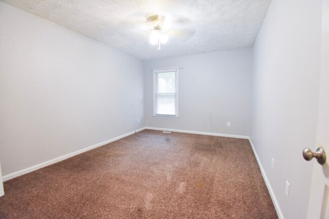 Building Photo - Coming Soon~3 Bedroom 2 Bathroom Home- Pets Considered