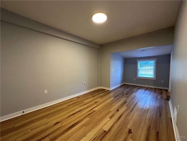 Building Photo - 128 Caroline Ave