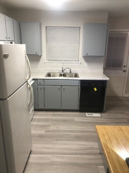 Building Photo - 4926 brighton ln