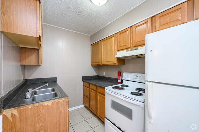 Kitchen - Meredith Manor Apartments