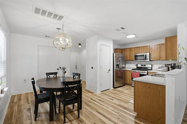 Building Photo - 13132 Briarcreek Loop