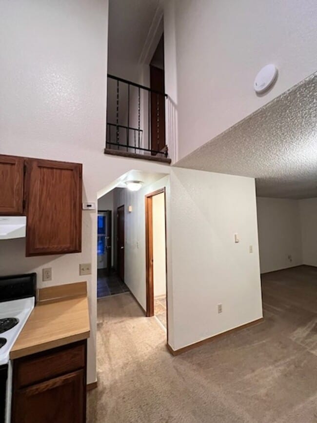 Building Photo - Oakbrook 2 Story 3 Bedroom home