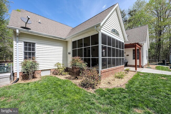 Building Photo - 18224 Green Blvd