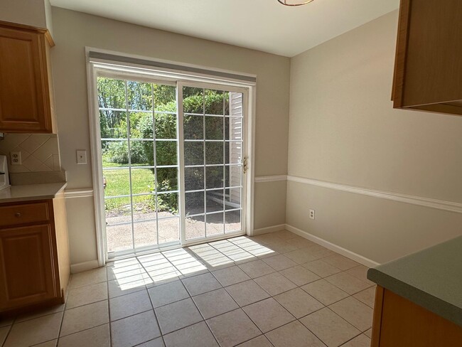 Building Photo - 7 Candlestick Ct
