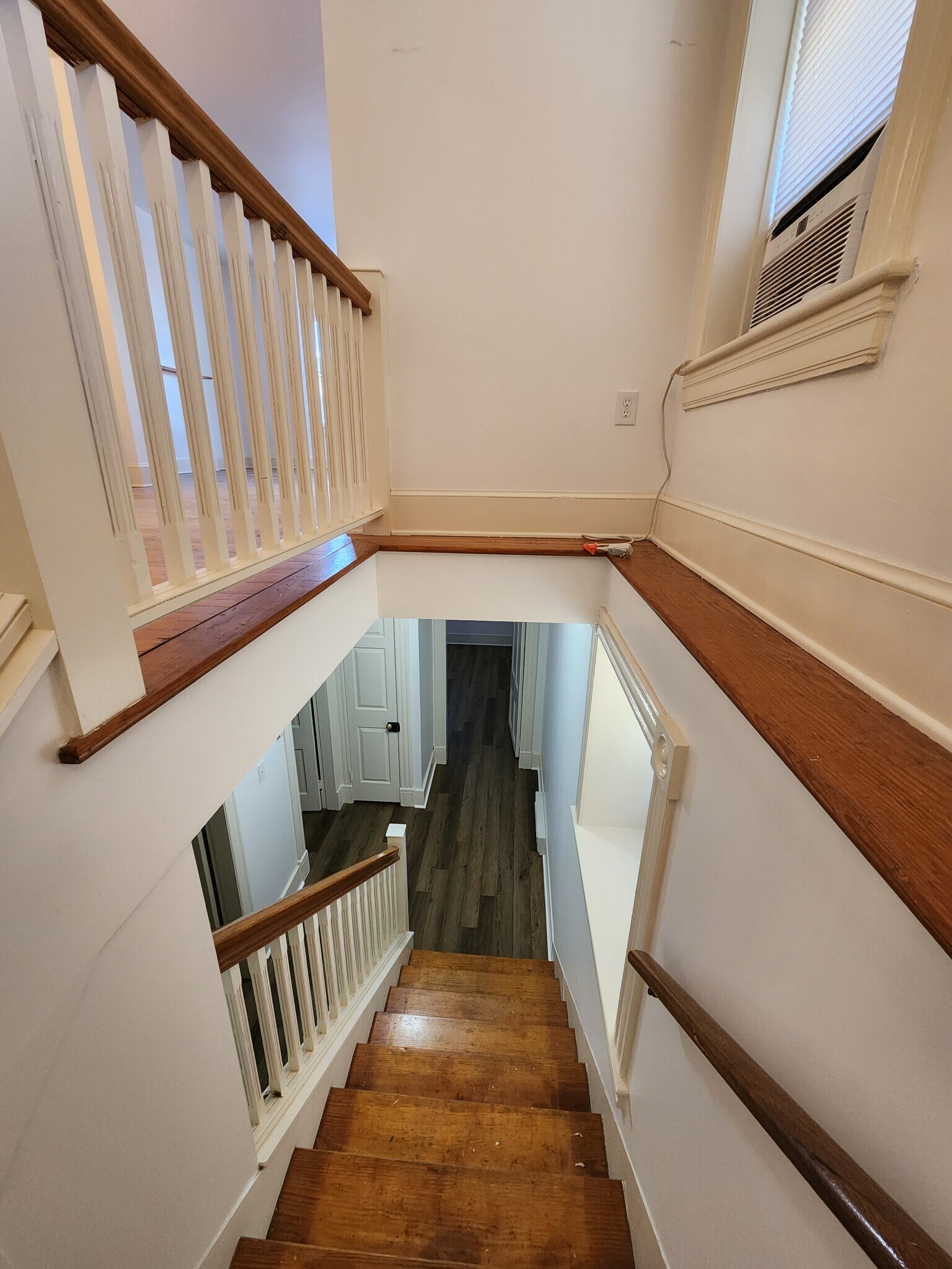 Building Photo - 125 Peyton St