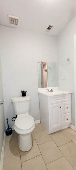 Building Photo - 7608 E Magnolia, B